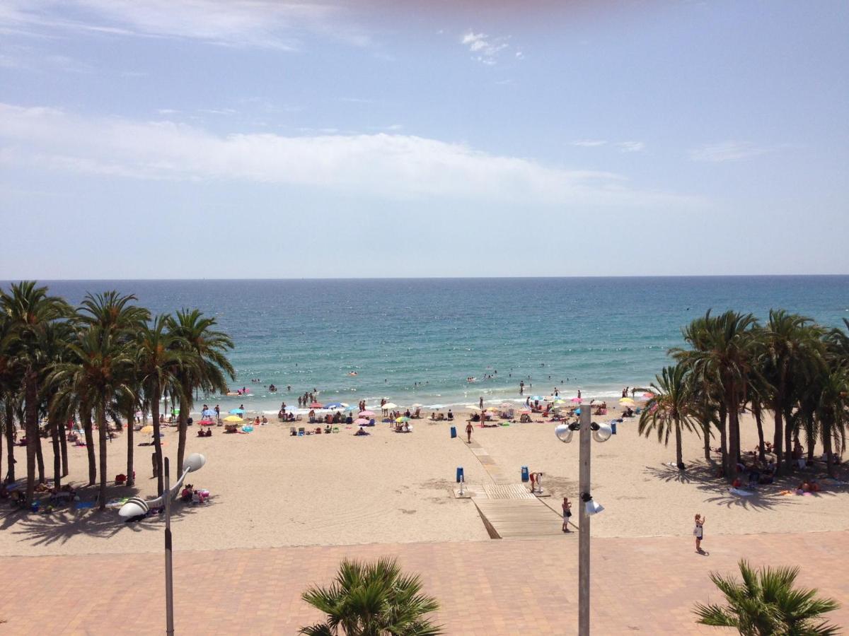 Apartamento En Primera Linea De Playa De Вилахойоса Екстериор снимка